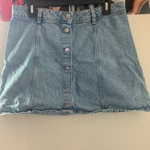 Denim Button up Skirt 💙